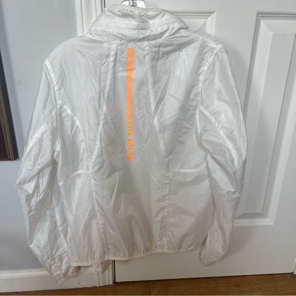 Zyia Lightweight Hooded Activewear Jacket/Windbreaker - Size S - Picture 5 of 5